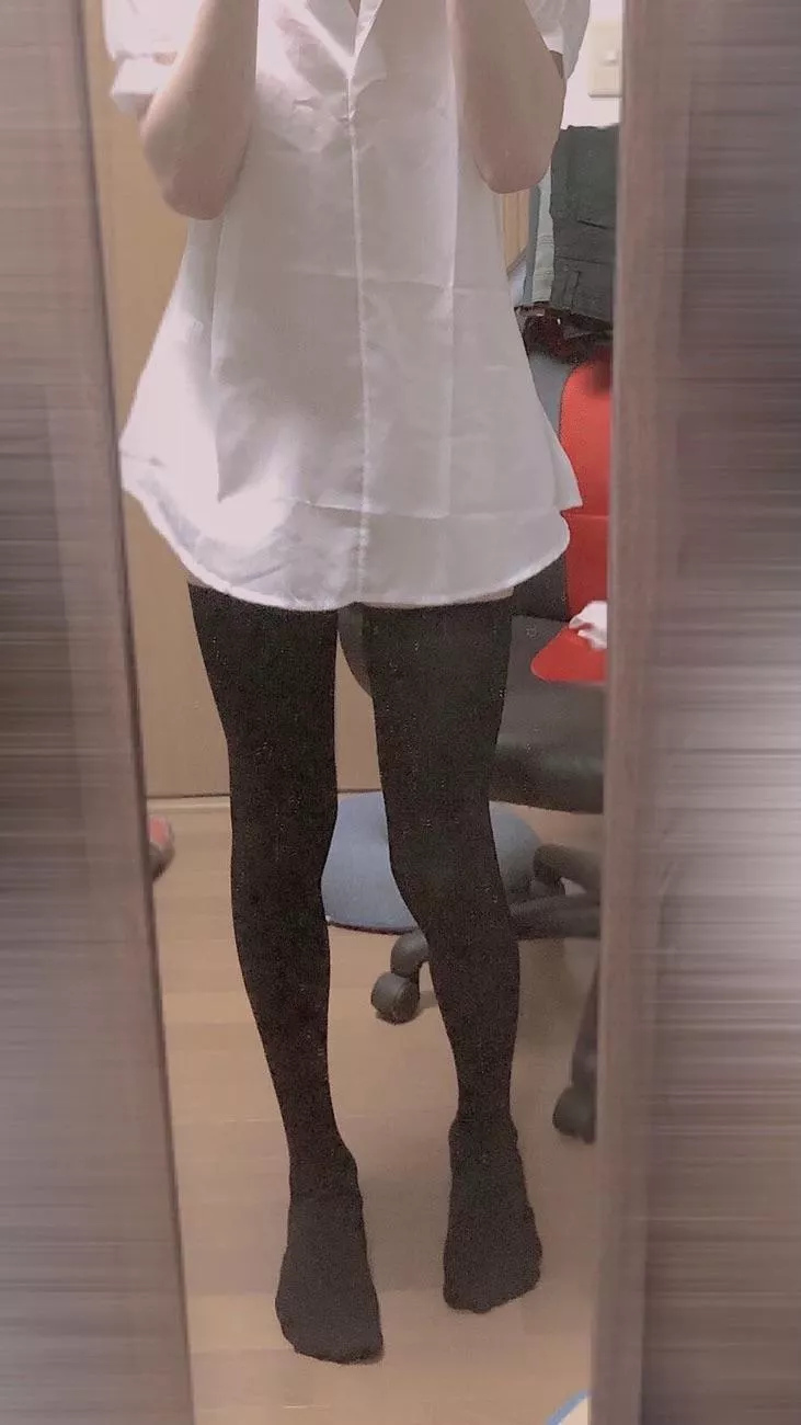 Is it normal for a straight boy to want to be someone’s girlfriend?🤔