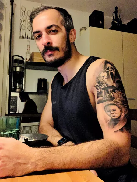 Is it obvious that i got my first tattoo today? Is it obvious that i got my first tattoo today?