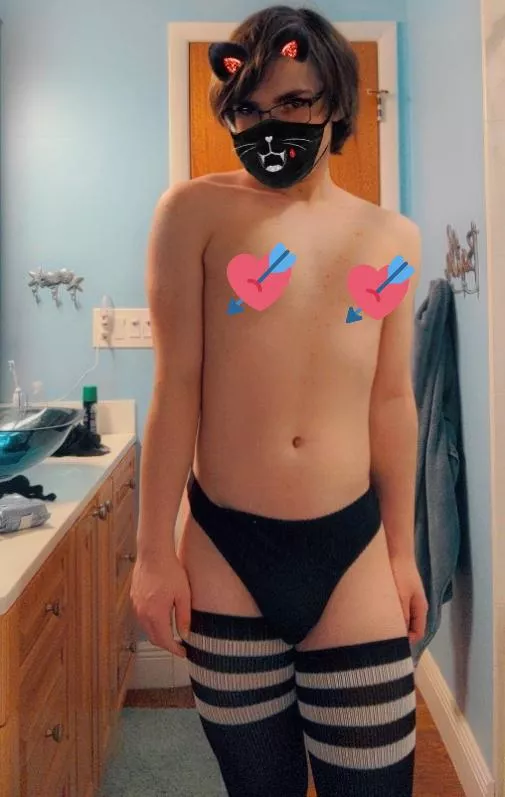 Is it okay if I sit on your lap?🥺