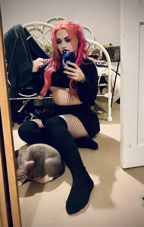 Is it too cold for fishnets? š