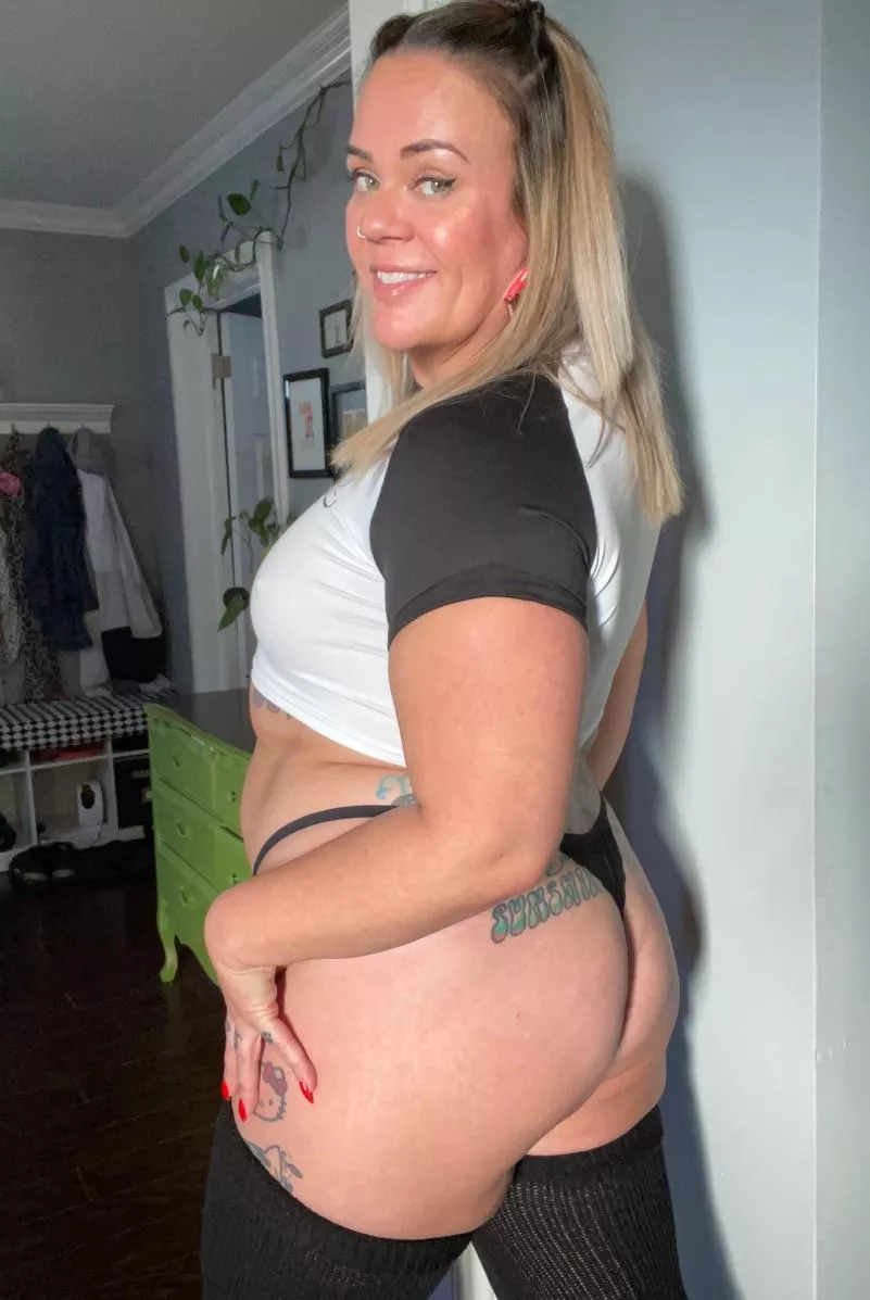 Is it too late for this 41 year old cougar to give you your gift? 😏