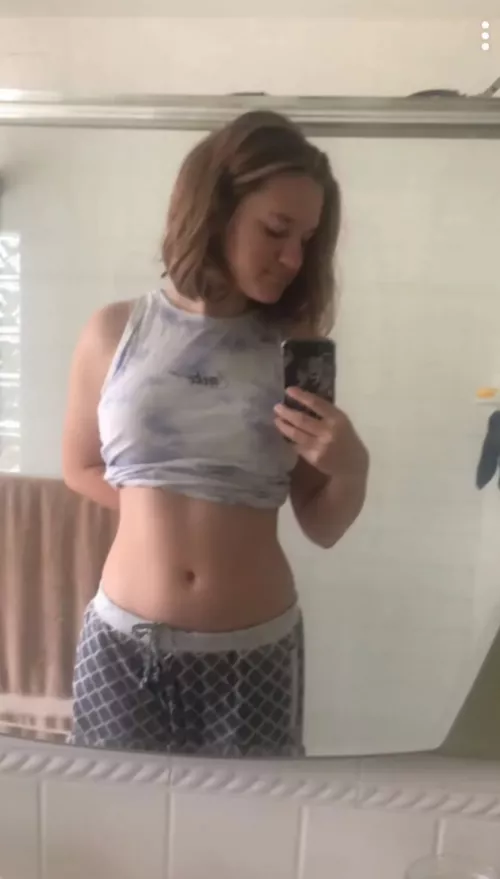 Is my body feminine? 💕 Dms open 💕