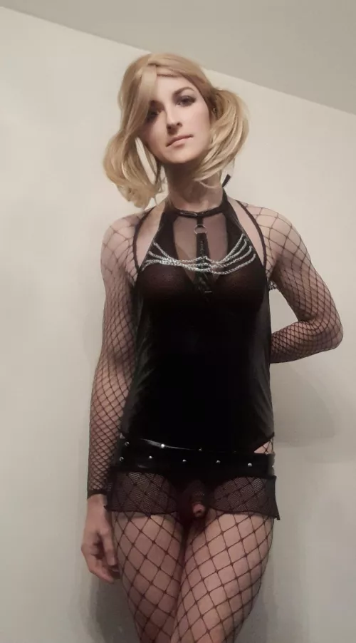 Is my skirt to short? Is my skirt to short?