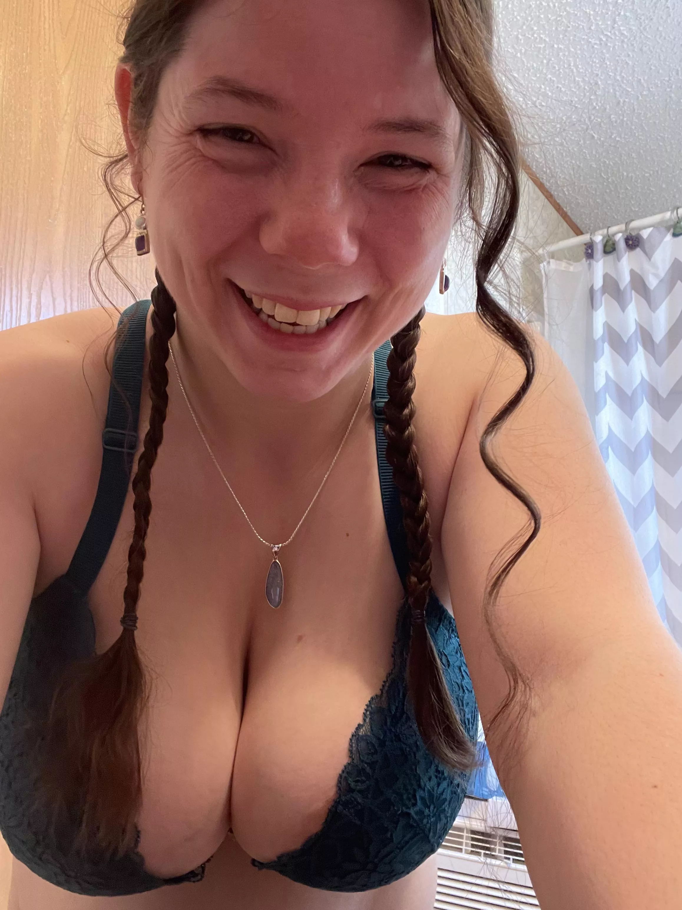 Is that a nip slip? that smile though 🔥🔥 had to share!!