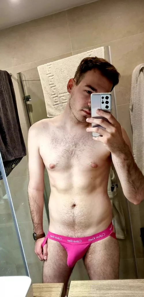 Is that colour suit me? (24m)