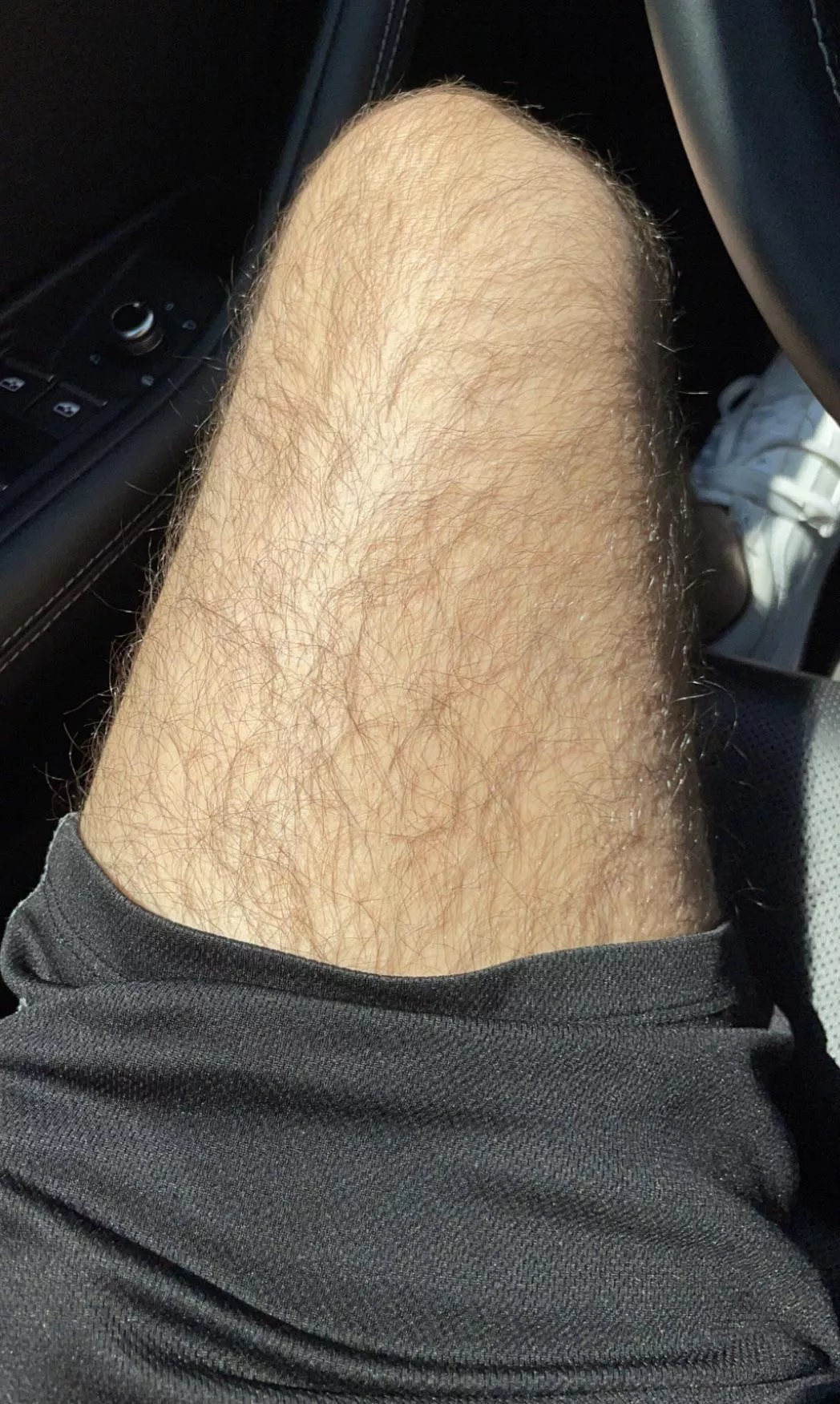 Is there a place for my hairy thigh (and leg)? Is there a place for my hairy thigh (and leg)?