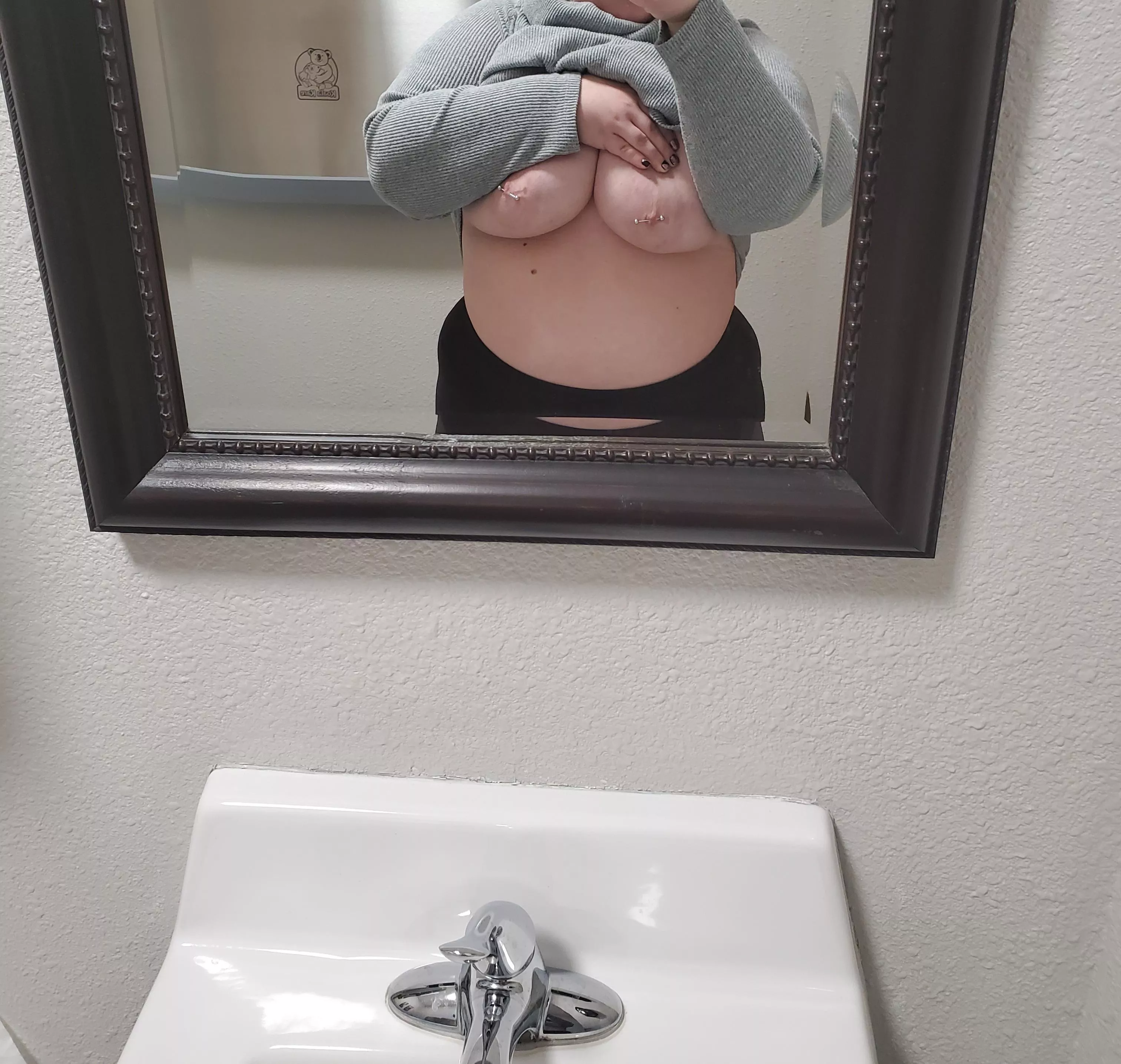 Is there anything better than spending your lunchtime taking pictures in the bathroom at work? Is there anything better than spending your lunchtime taking pictures in the bathroom at work?