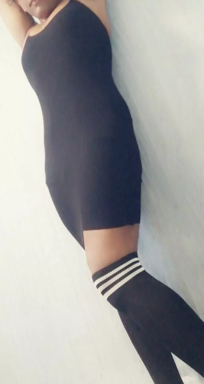 Is this a nice dress if you’d date me for Valentines 👉👈?