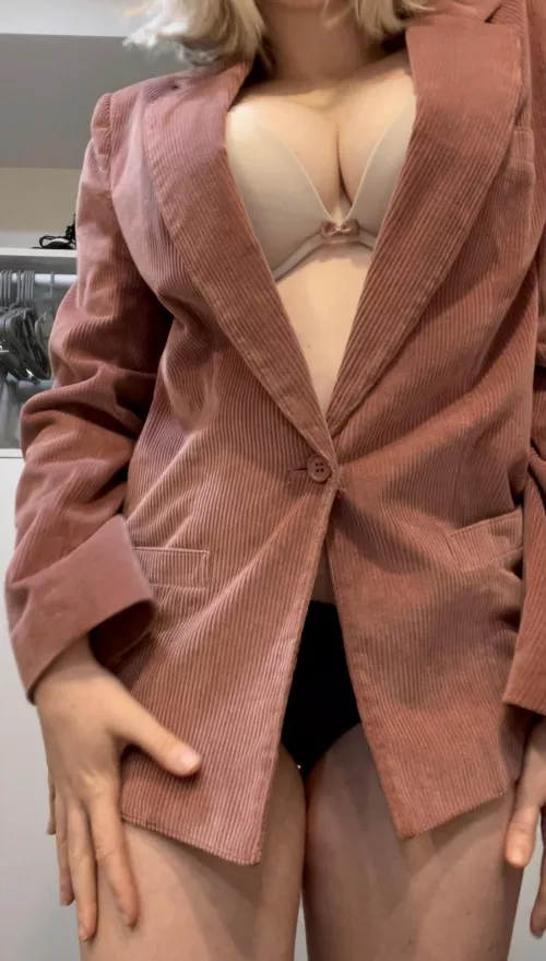 is this acceptable to go out in?☺️