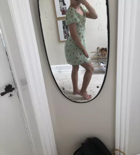 Is this cute pose? Is this cute pose?