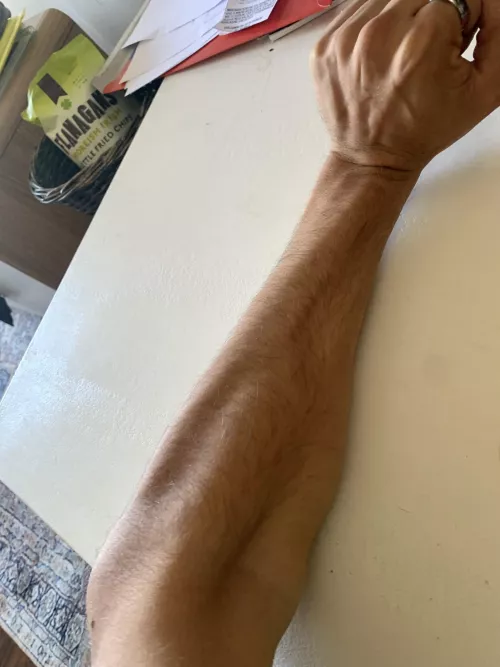 Is this what you mean by slim thicc? Is this what you mean by slim thicc?