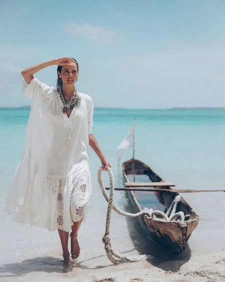 Isabel Lucas Isabel Lucas