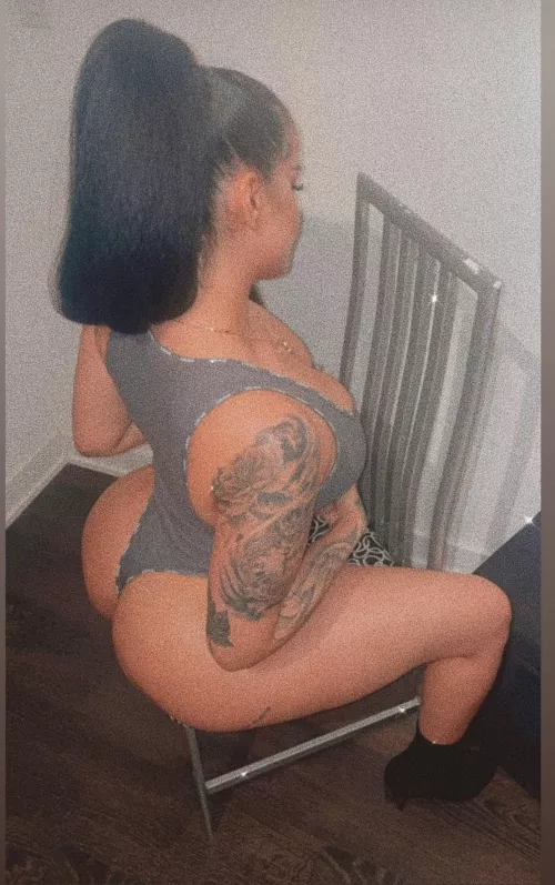 Isn’t rahaf mohammed the sexiest??? 😍🤤🍑