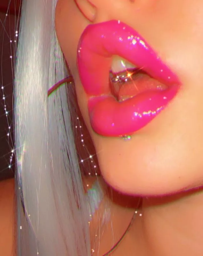 It all starts with the lips (not OC) It all starts with the lips (not OC)