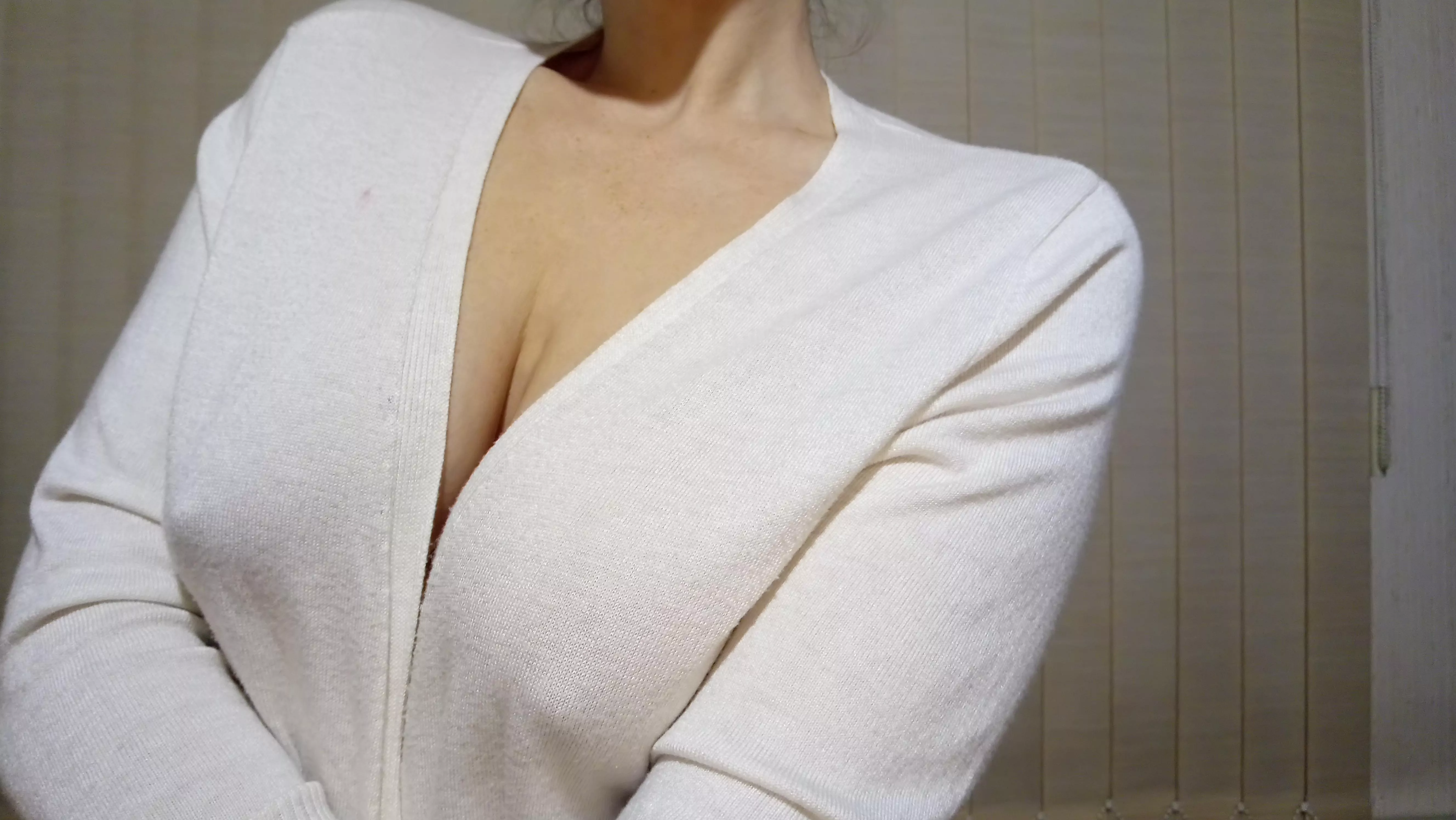 It cling so softly to my skin... It cling so softly to my skin...