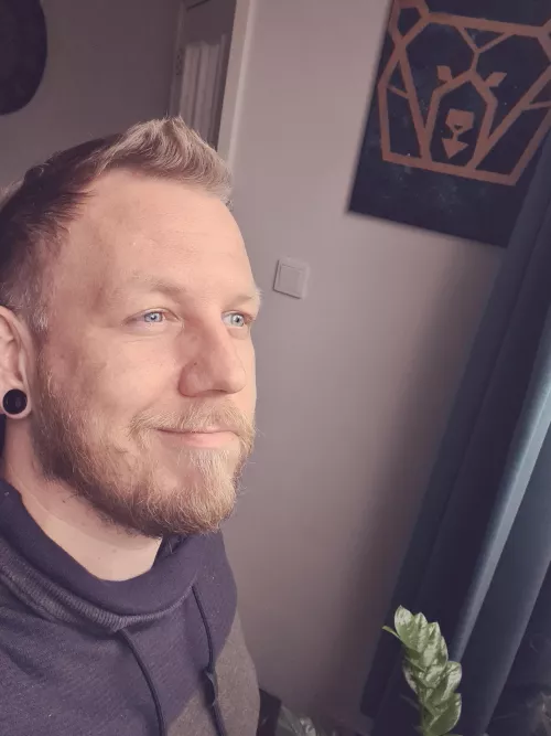 It's a bit gloomy outside. But thank god we gamers love the inside 😋