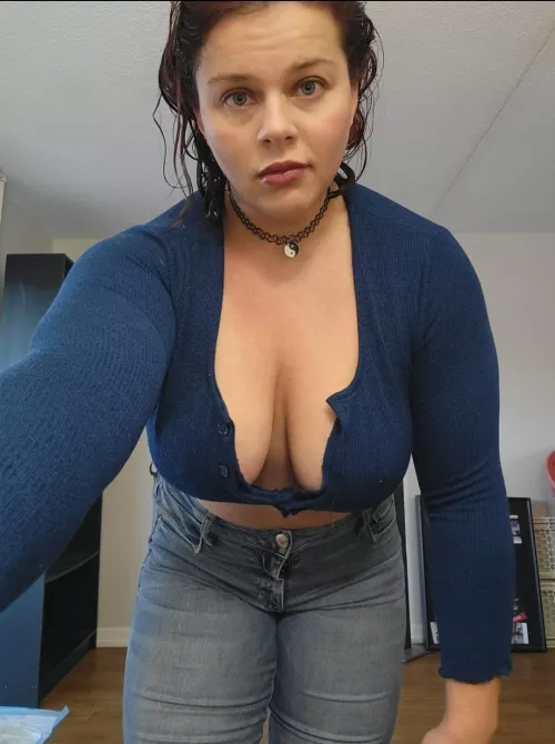 It's a blue jeans kind of day don't you think babe?