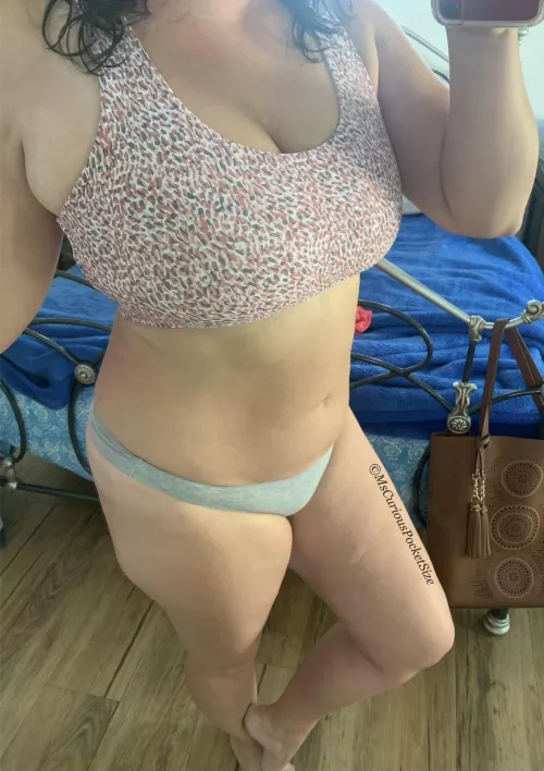 itβs a mismatched kinda day! Thought you needed to know