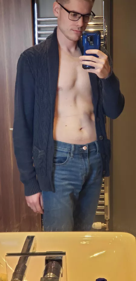 It's autumn finally, so I can wear my favorite cardigan again! It's autumn finally, so I can wear my favorite cardigan again!