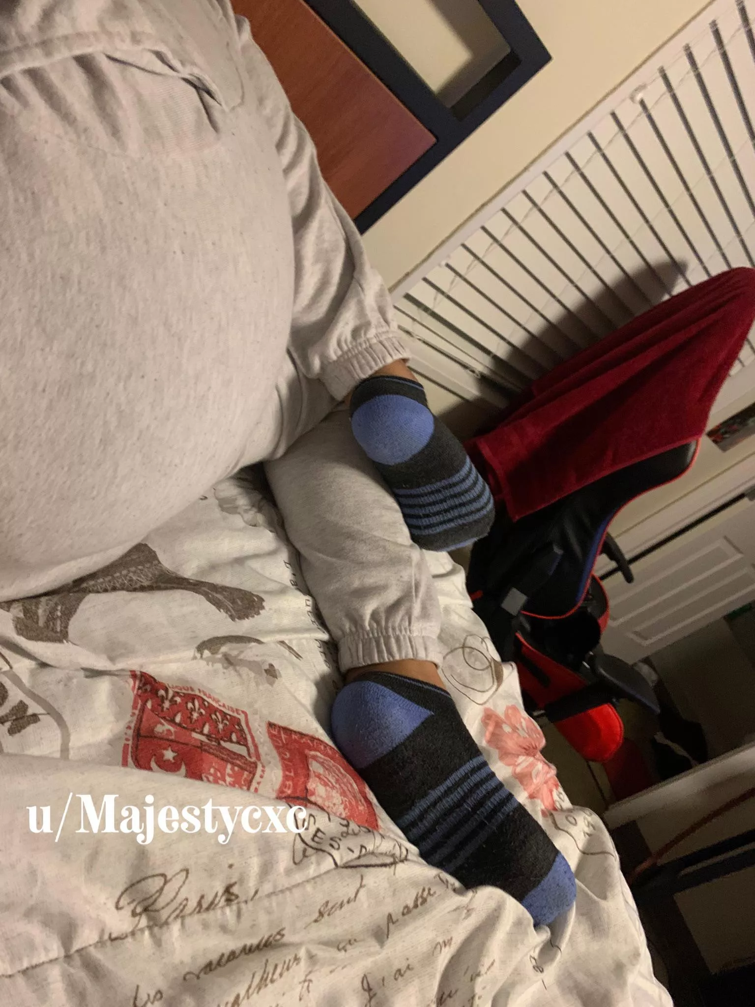 It’s been a good day to wear socks and sweatpants 🥰 cold af
