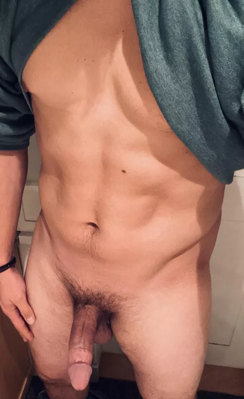 Itβs been a while since the last time I was naked on here