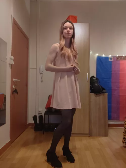 It's femboy friday! Got a wig and its amazing! Finally feel fem!