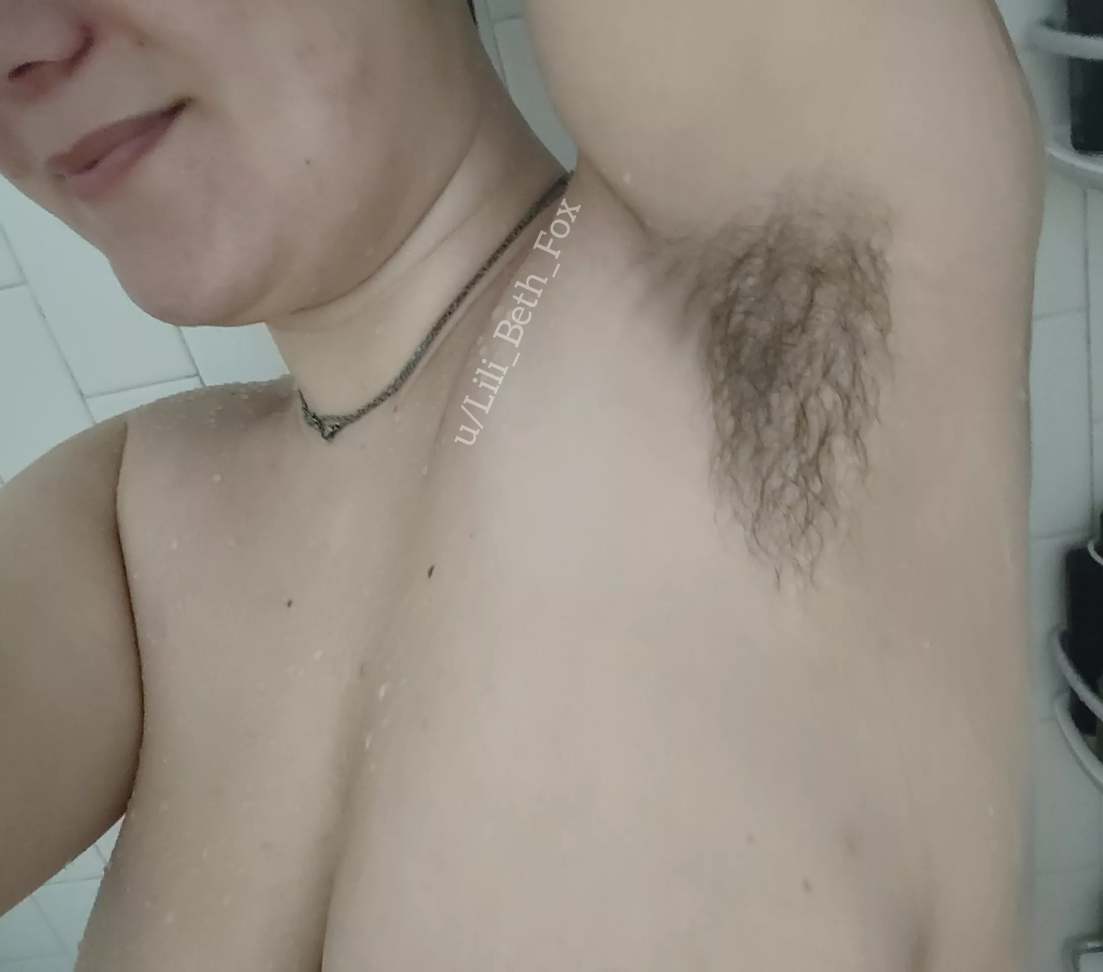 It's finally long enough to lay flat when it's wet! 😍💦