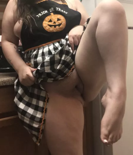 Itโs finally October! Anybody wanna make halloween cookies with me?