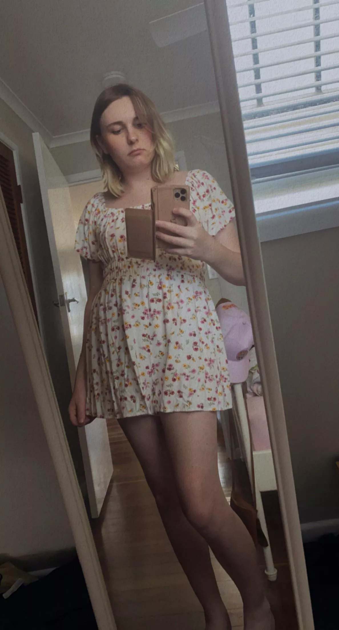 It’s finally warm enough to wear cute floral stuff uwu