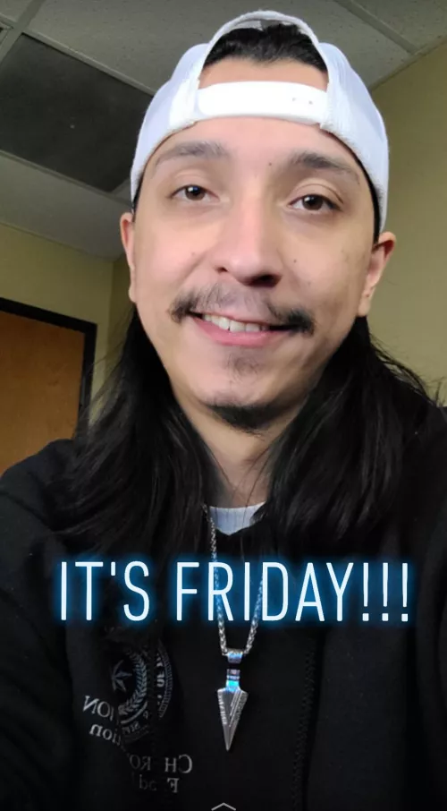 It's Friday!!! 👀 😁