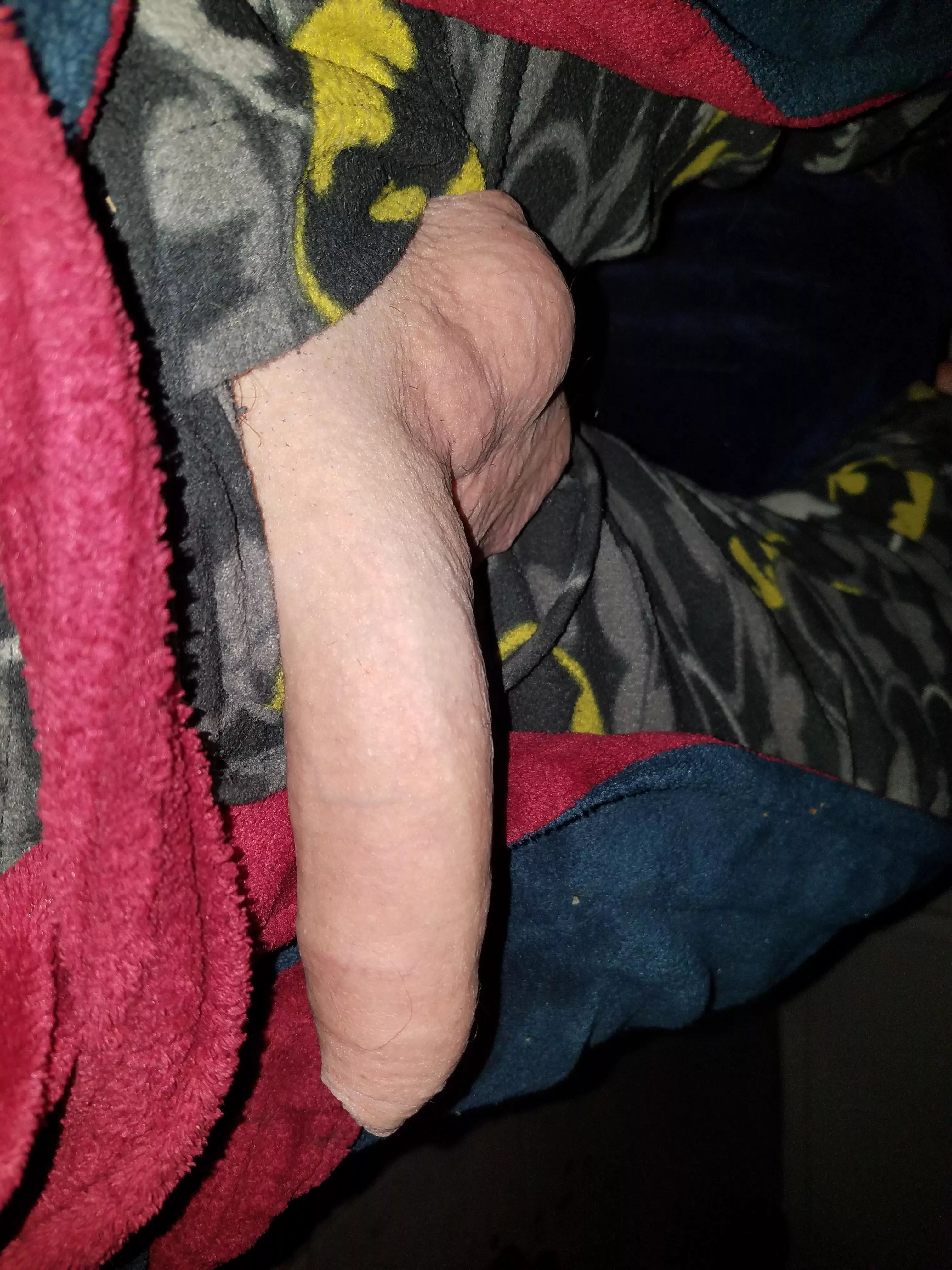 It's getting chilly. Wear a hoodie 😈 It's getting chilly. Wear a hoodie 😈