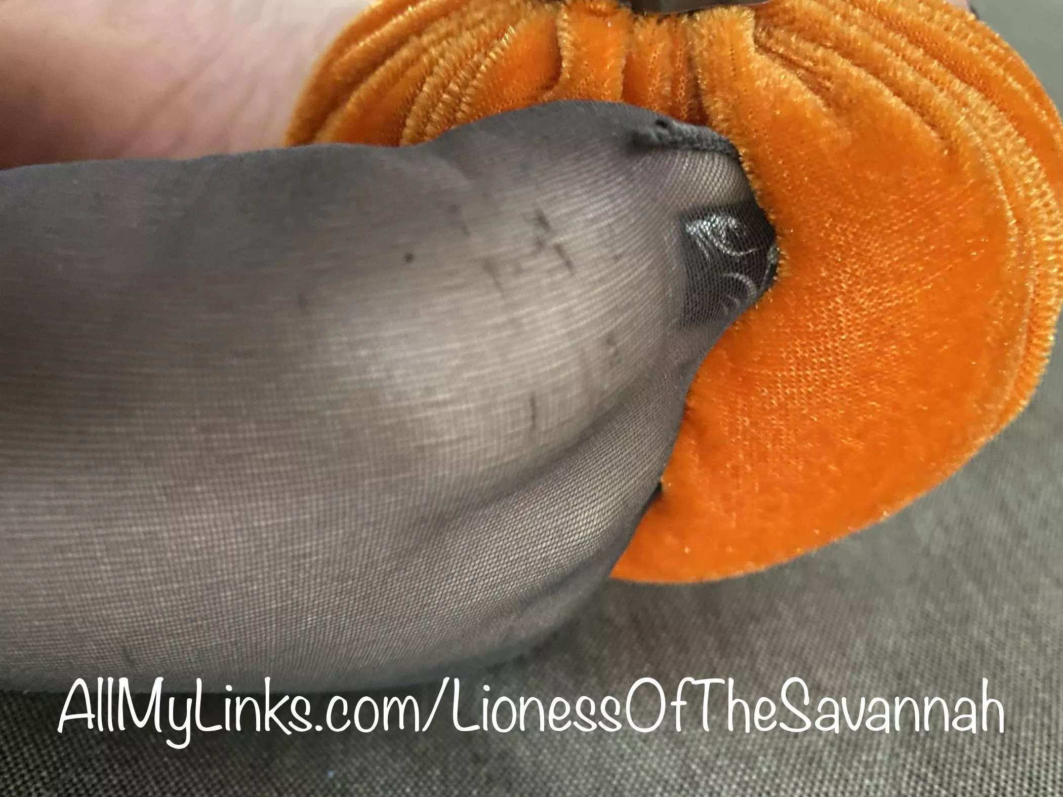 Itβs Halloween season! π Donβt you wish something else was between my feet instead? π (F) Itβs Halloween season! π Donβt you wish something else was between my feet instead? π (F)