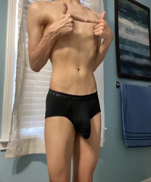 itβs hard being shy with a bulge this ππ