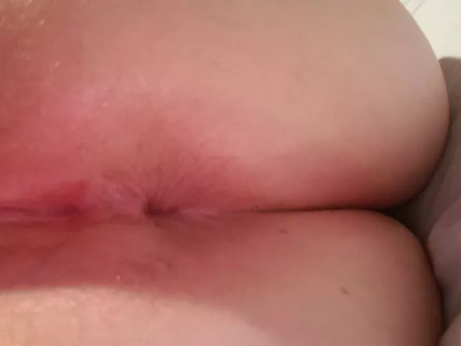 It’s hard taking a pic of your own asshole. But it turns me on to show it to you.