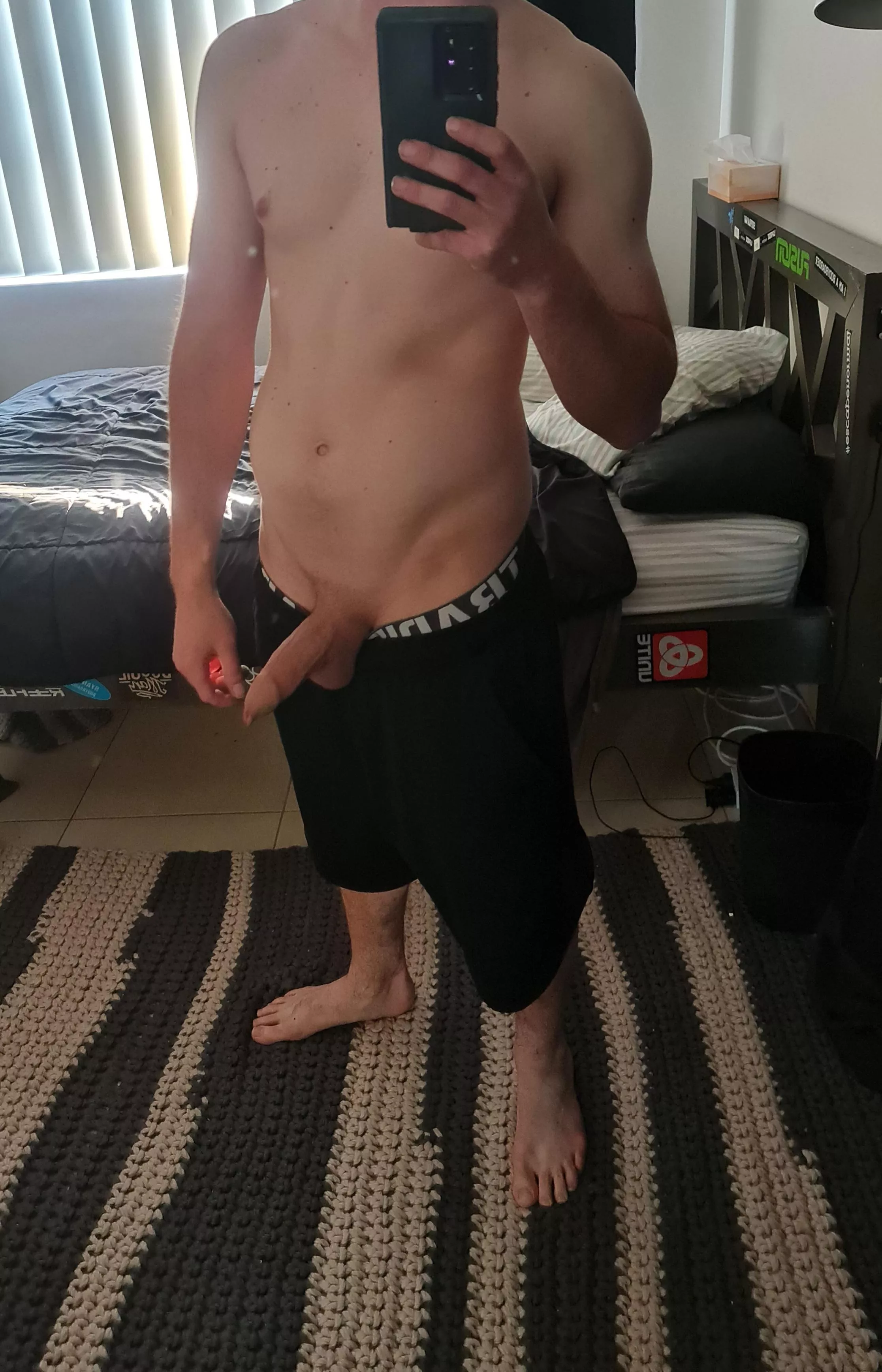 Its hump day, with no one around to hump 🥲