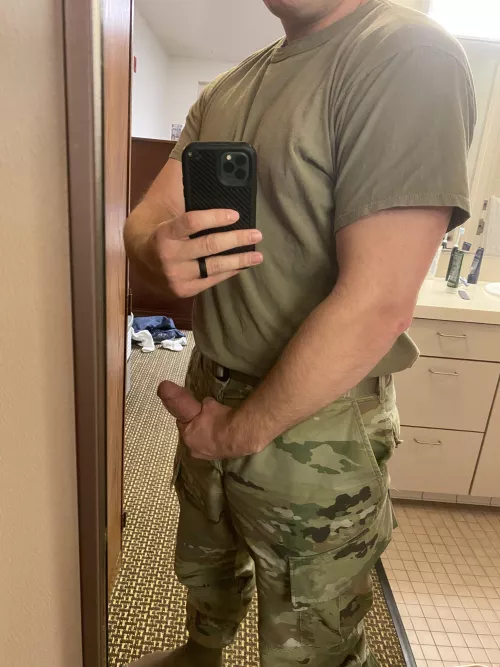 It’s lunch time. Who’s ready to eat? It’s lunch time. Who’s ready to eat?
