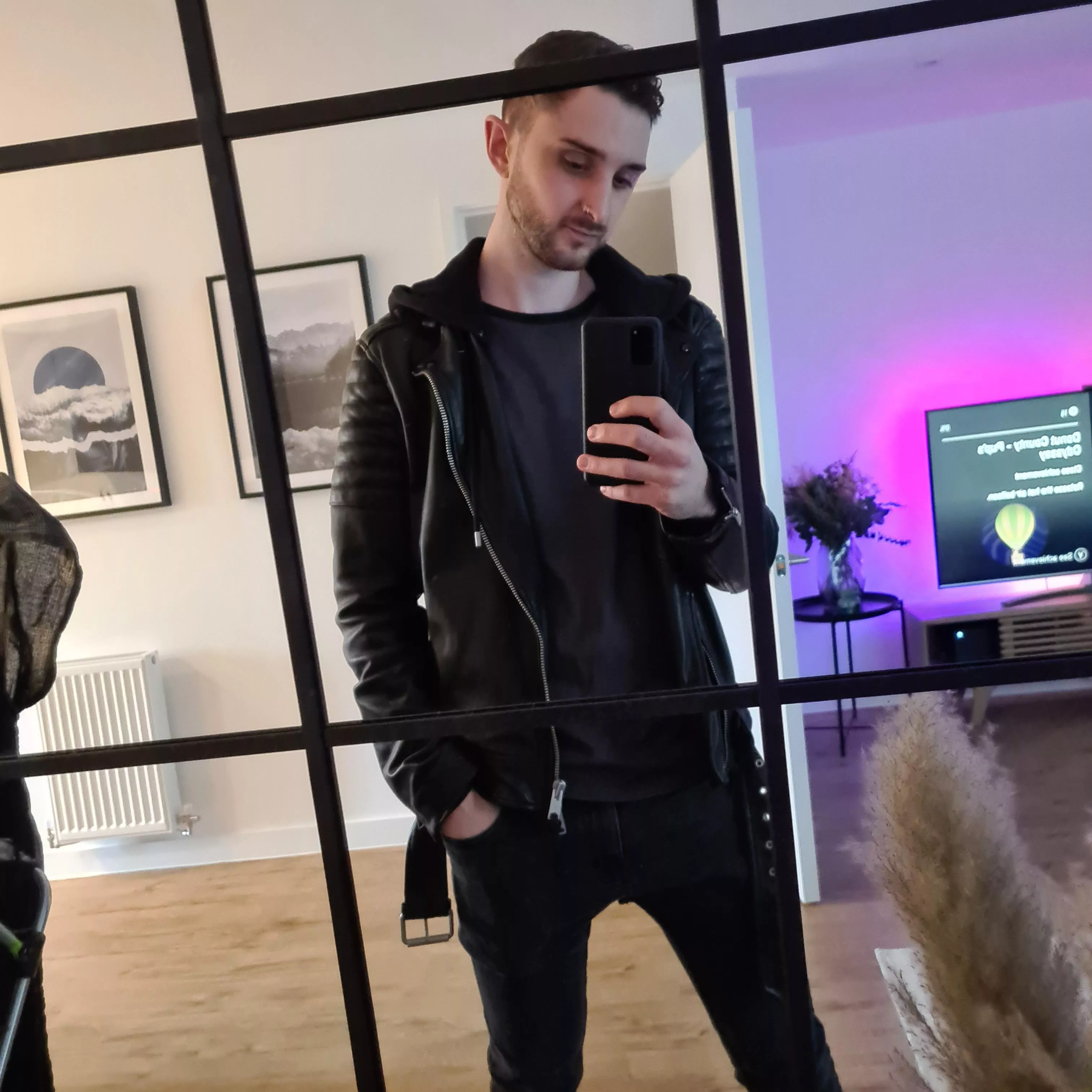 It's my birthday 🎂 going to be spending it playing Halo thanks to lockdown. Has anyone got a gaming pc and uses an xbox controller? Is it worth it?