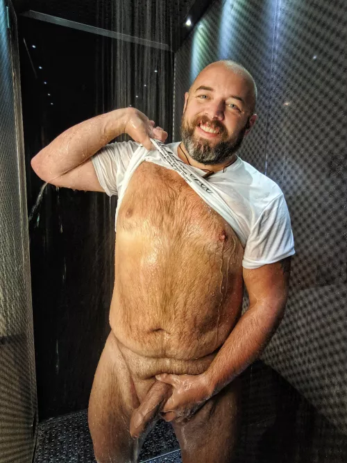 It's my birthday! I don't want cake, but I do want cakes. DM me your butt pics, gents!