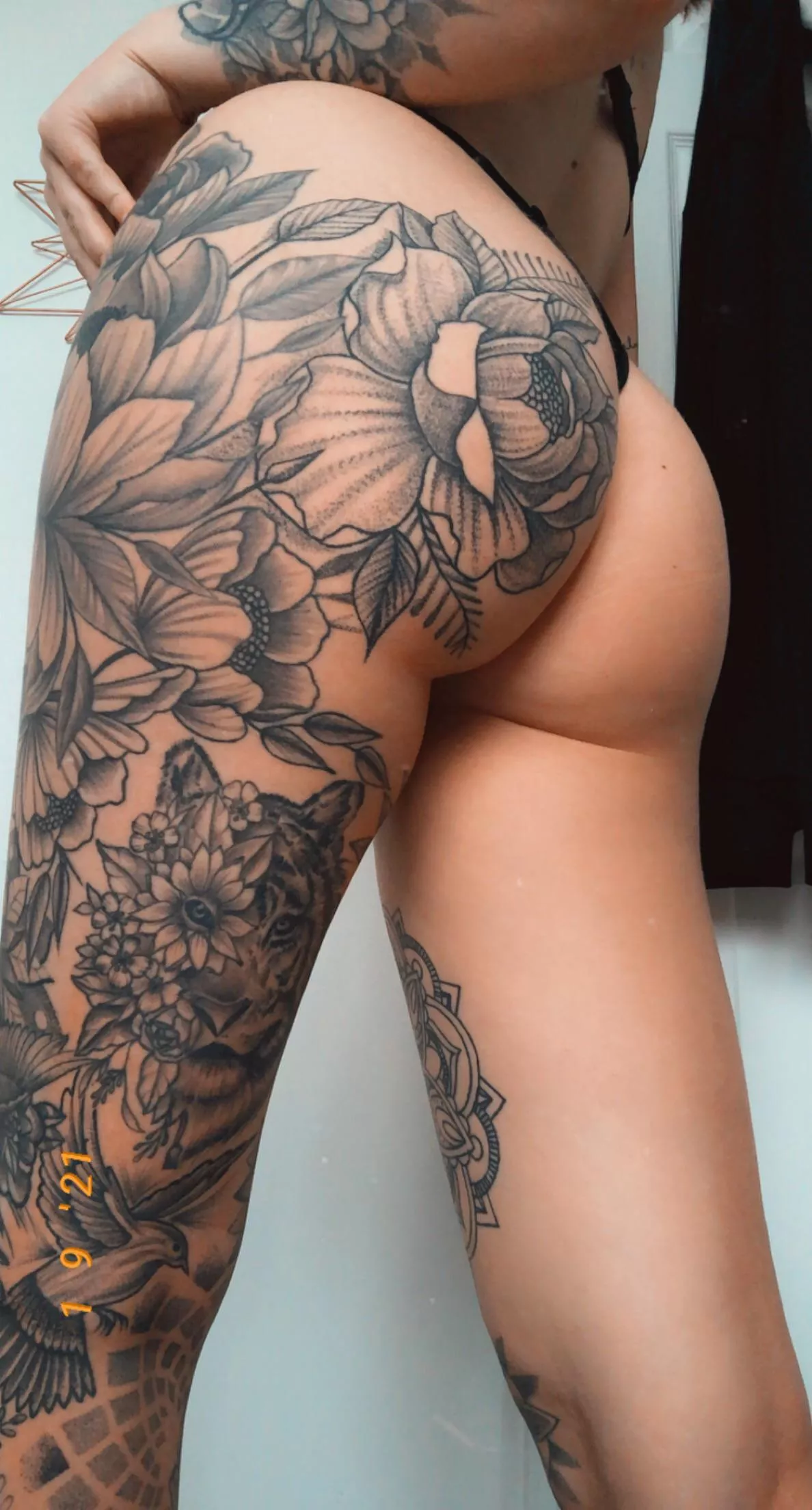 It’s my birthday month which means the countdown to my birthday begins💋