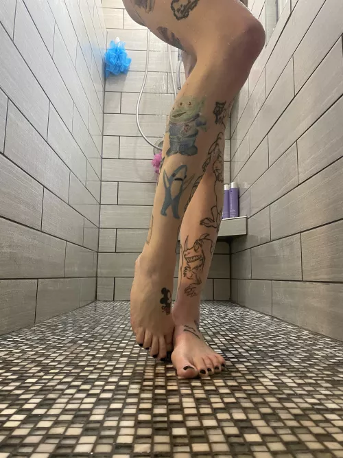 Itβs my birthday! worship my feet?
