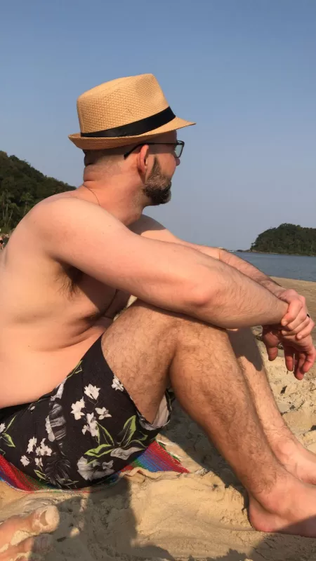 It's my cake day but I'm shy about showing my face. Hope the rest is enough to earn me some happy cake wishes π It's my cake day but I'm shy about showing my face. Hope the rest is enough to earn me some happy cake wishes π