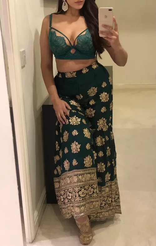 It's not enough to conquer; one must learn to seduce...💋 British Punjabi Indian [f]