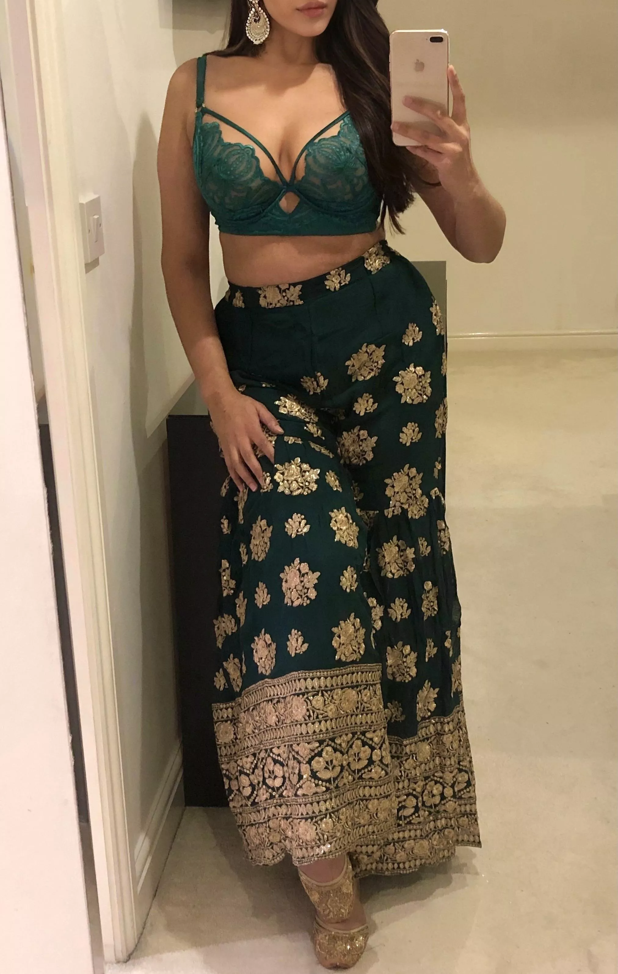 It's not enough to conquer; one must learn to seduce...💋 British Punjabi Indian [f]