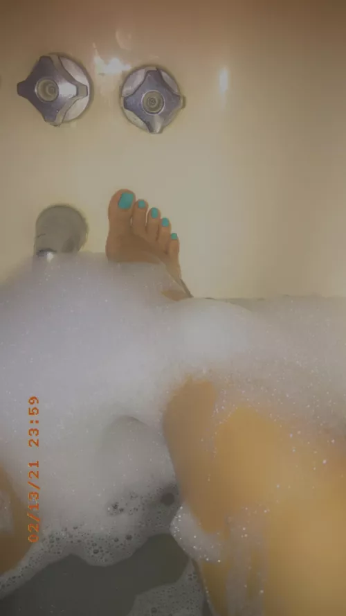 Itโs Saturday day night , and you are here wondering what my soles look like wet huh โฆ.