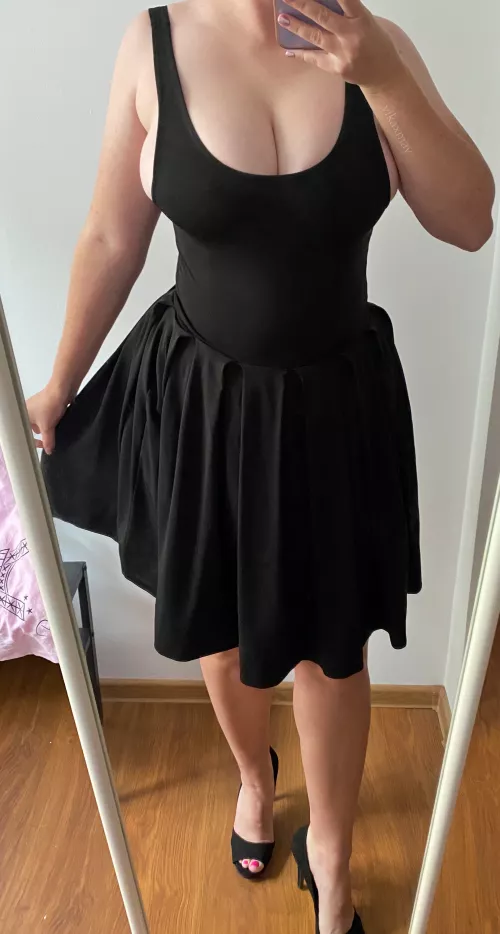 it's size S, to small for my huge tits :( it's size S, to small for my huge tits :(