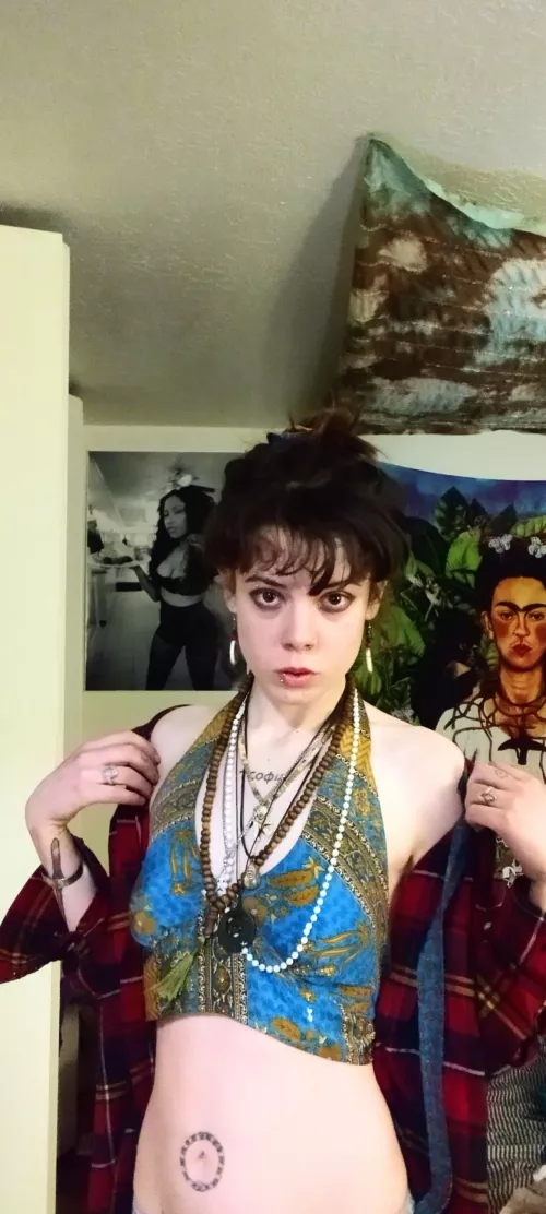 It's Submission Sunday, get down on your fucking knees and Worship your Goddess. 😈👑🐖