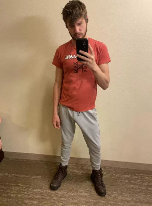 Itโs sweatpants kind of weather ๐ฅถ Itโs sweatpants kind of weather ๐ฅถ