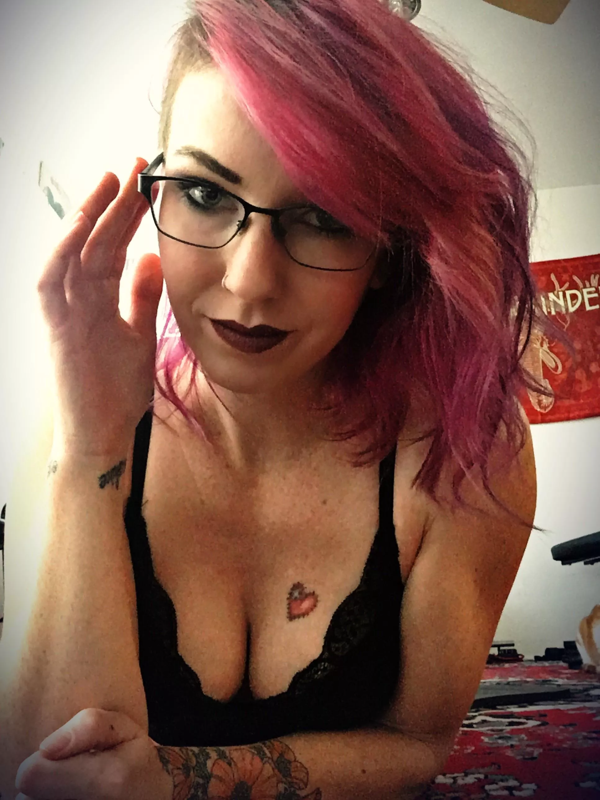 It’s the mutha fuggin’ weekend!🤘 🍻