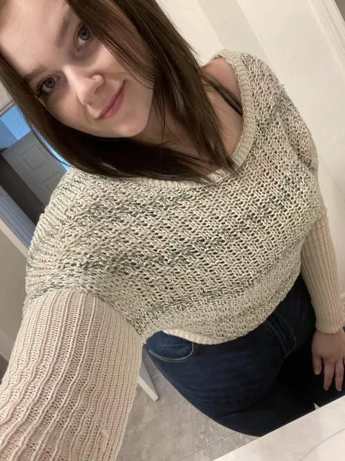 It’s too cold today 🥶 but at least I can wear a cute sweater 🥰😉