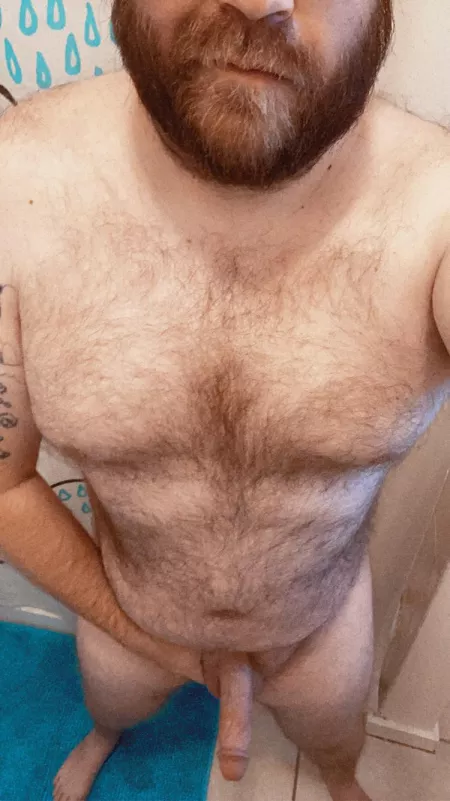 Itβs totally normal to spend 15 minutes taking pics before a shower, right? π